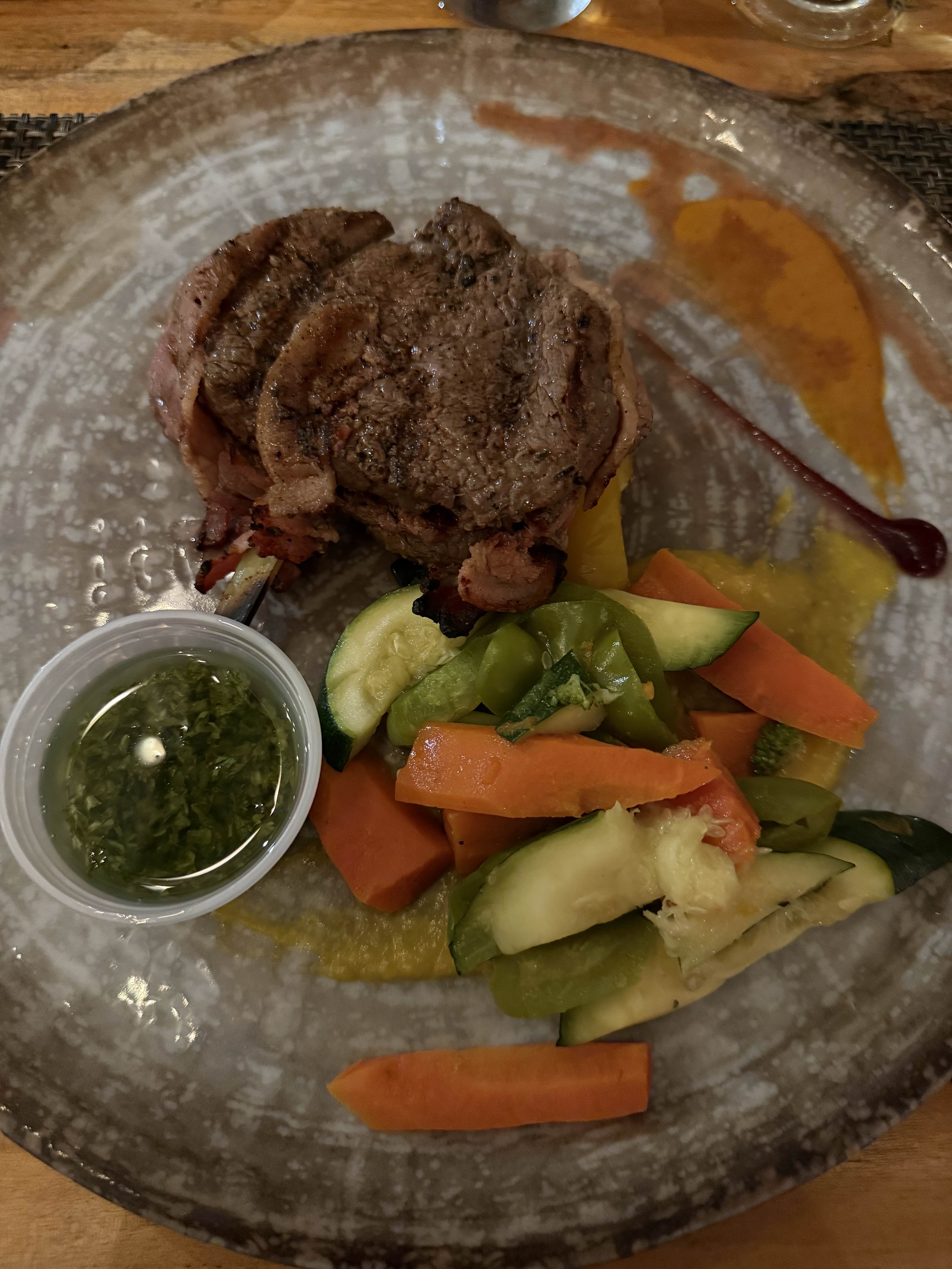 Grilled steak with vegetables