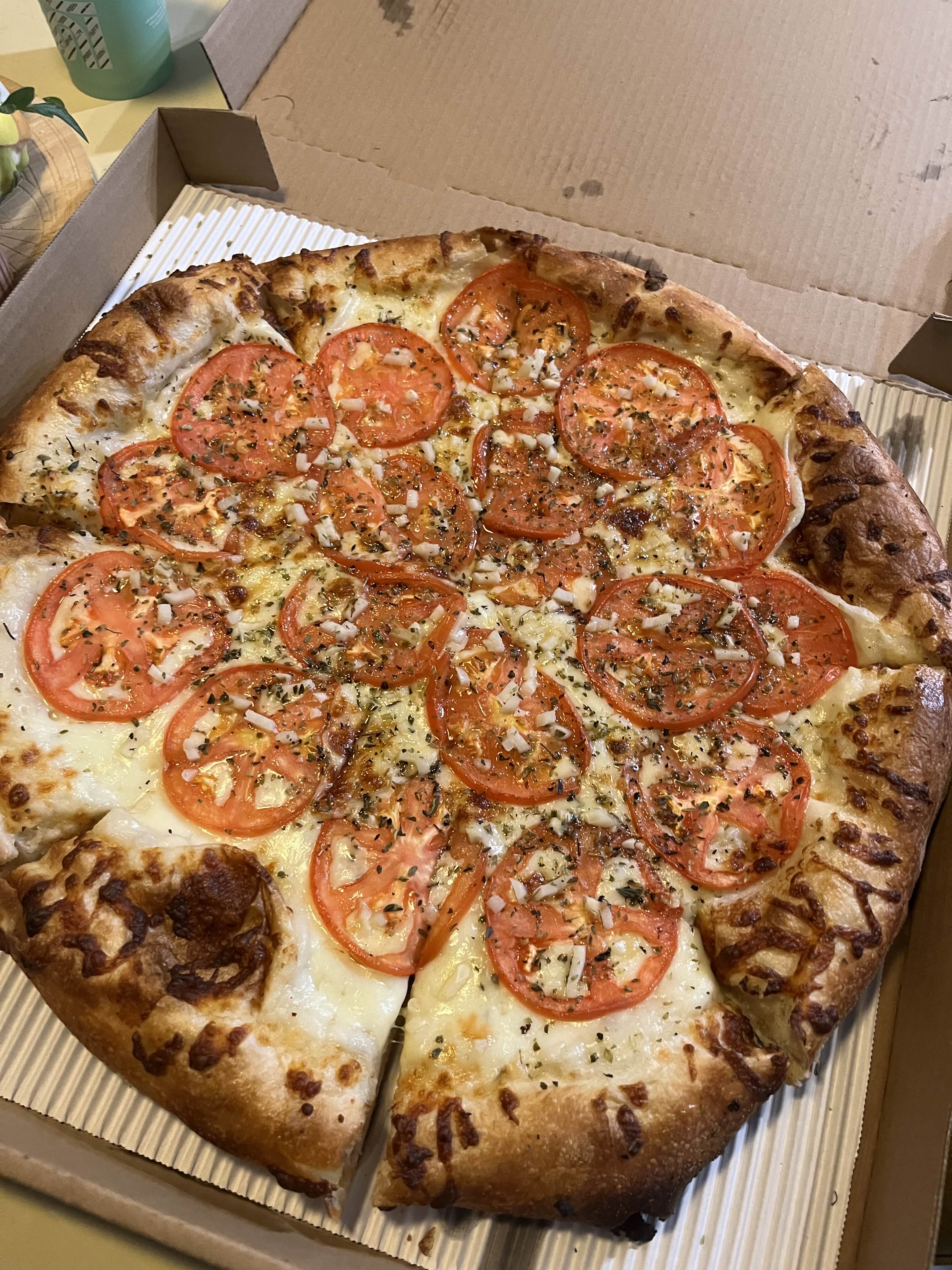 Tomato pizza