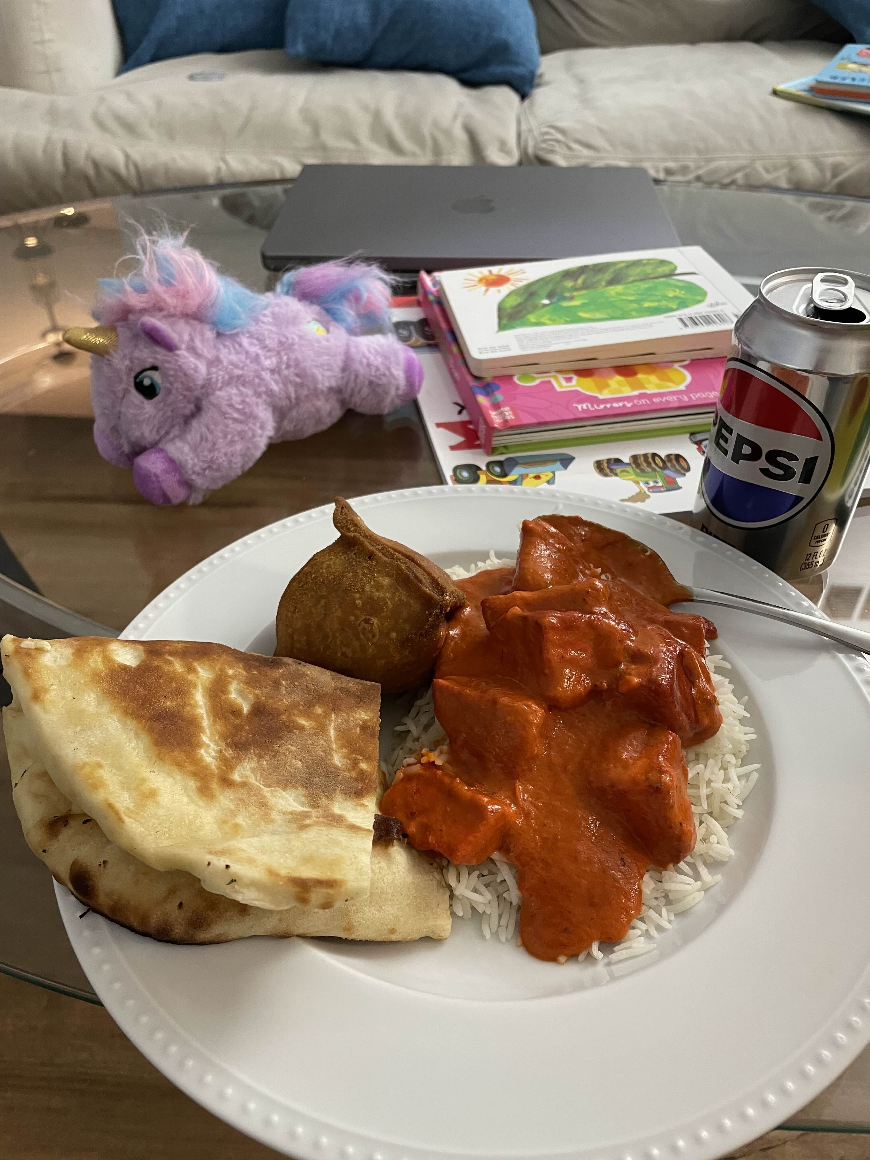 Chicken tikka masala with naan