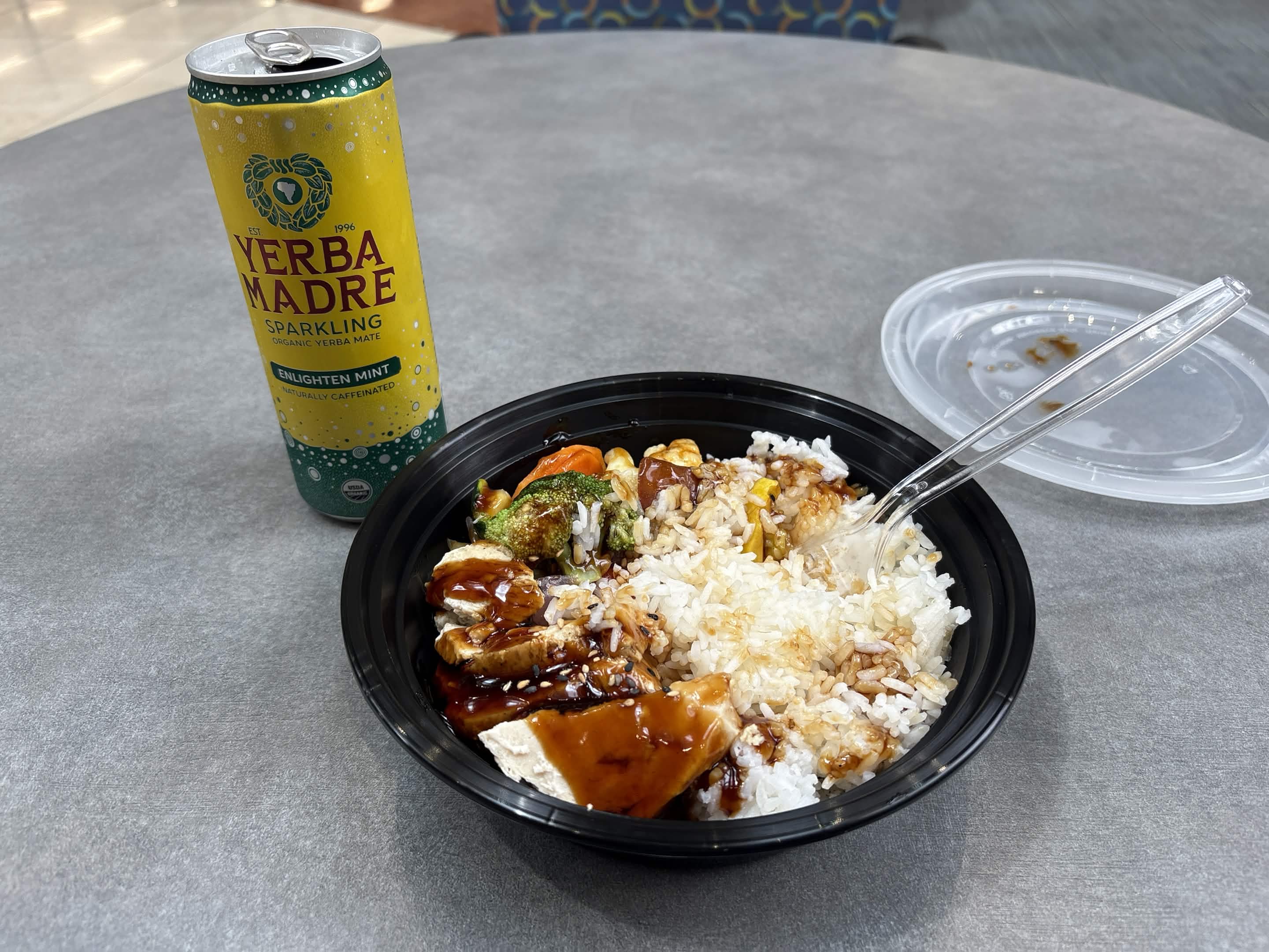 Rice bowl with vegetables