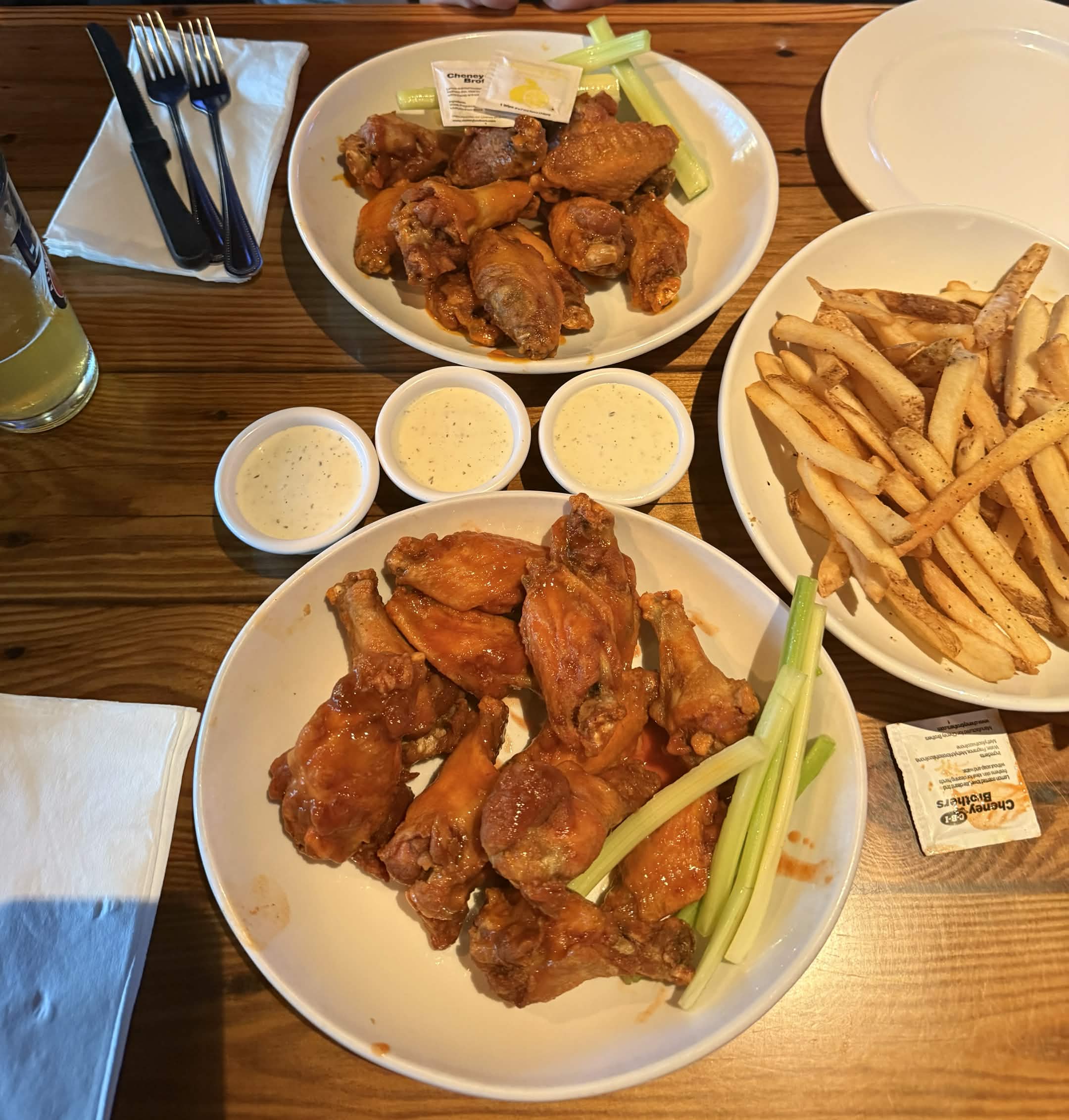 Buffalo wings and fries