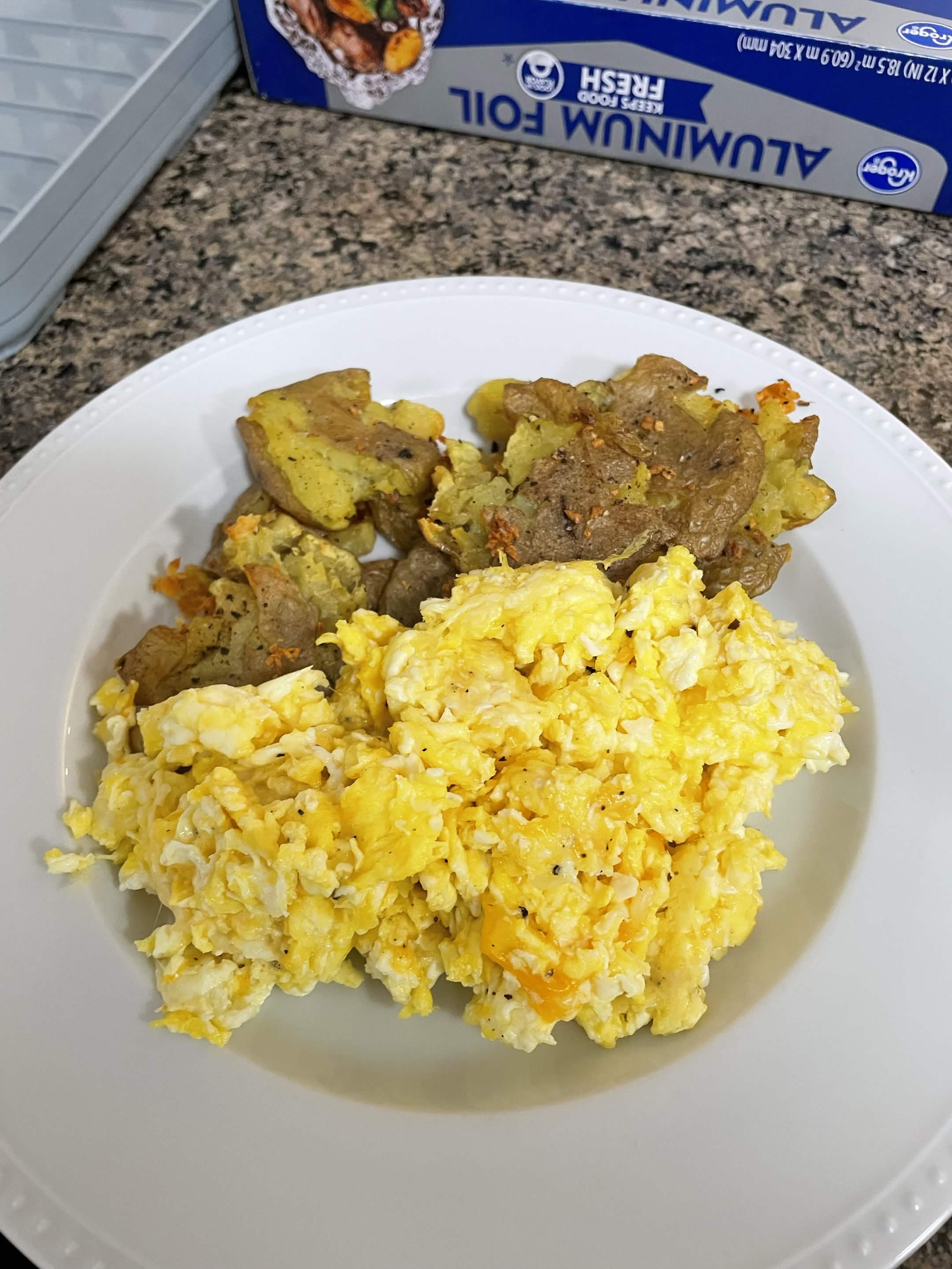 scrambled eggs and potatoes (4)