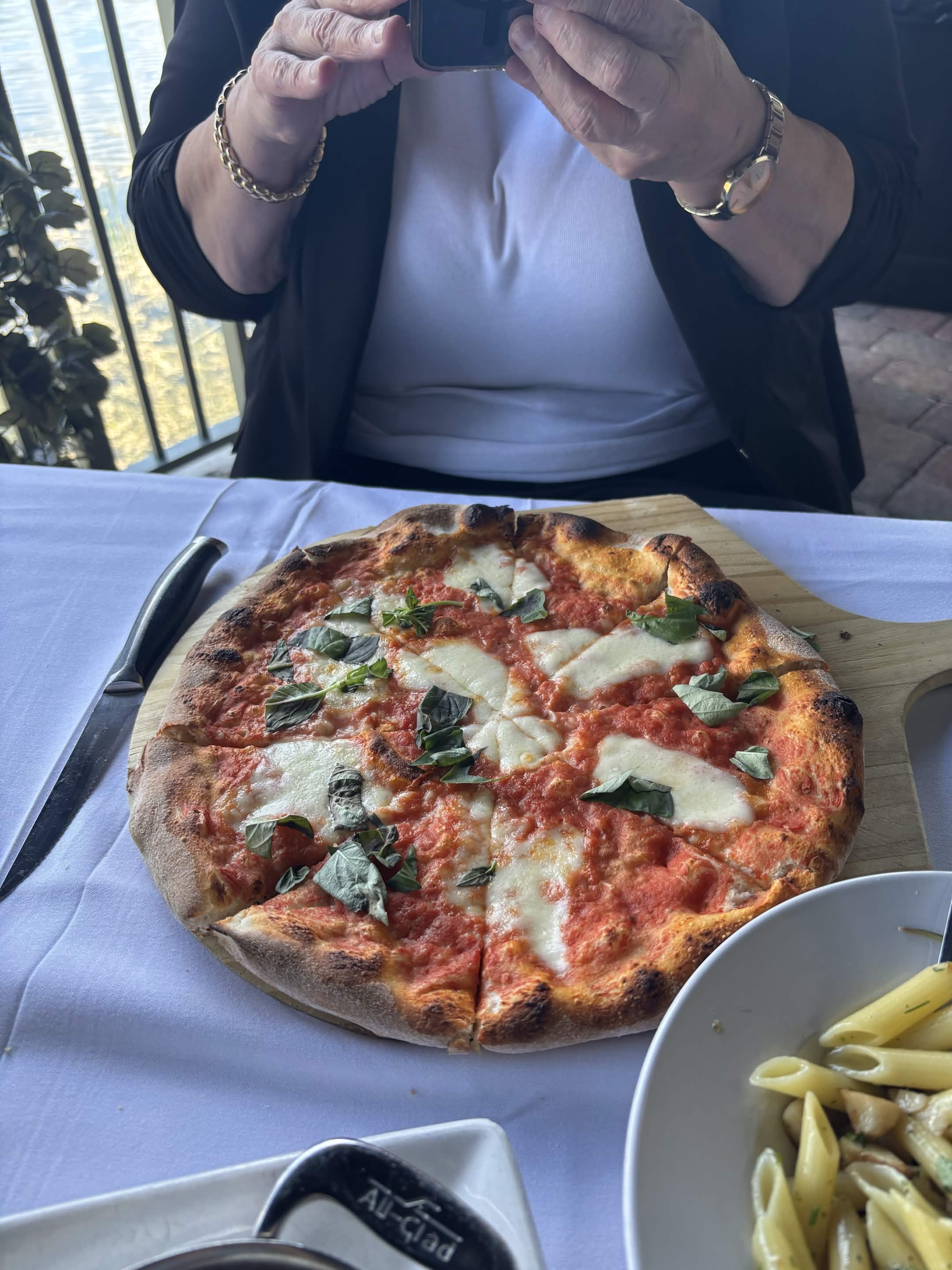 Margherita pizza (1)