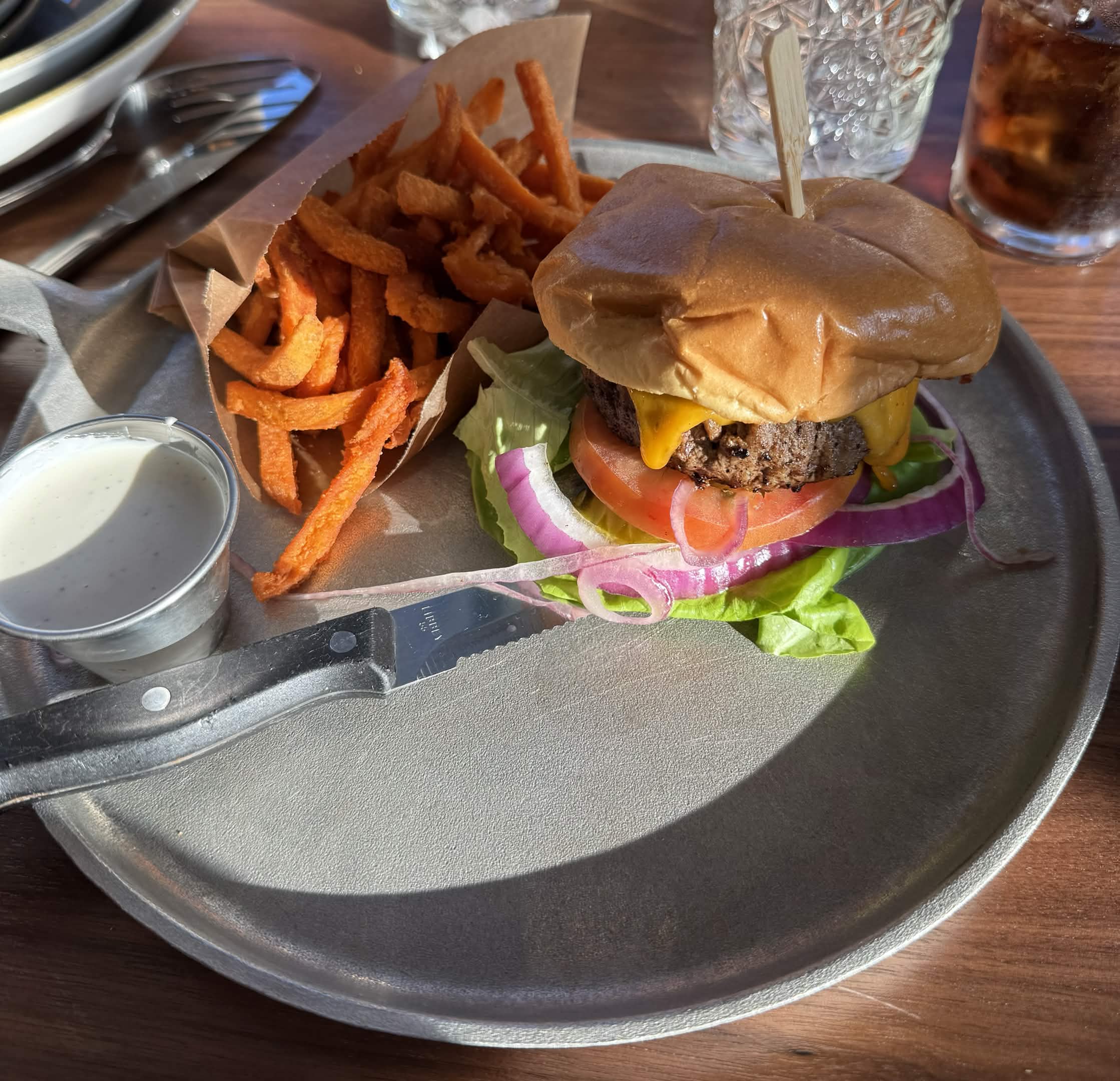 Cheeseburger with sweet potato fries (2)