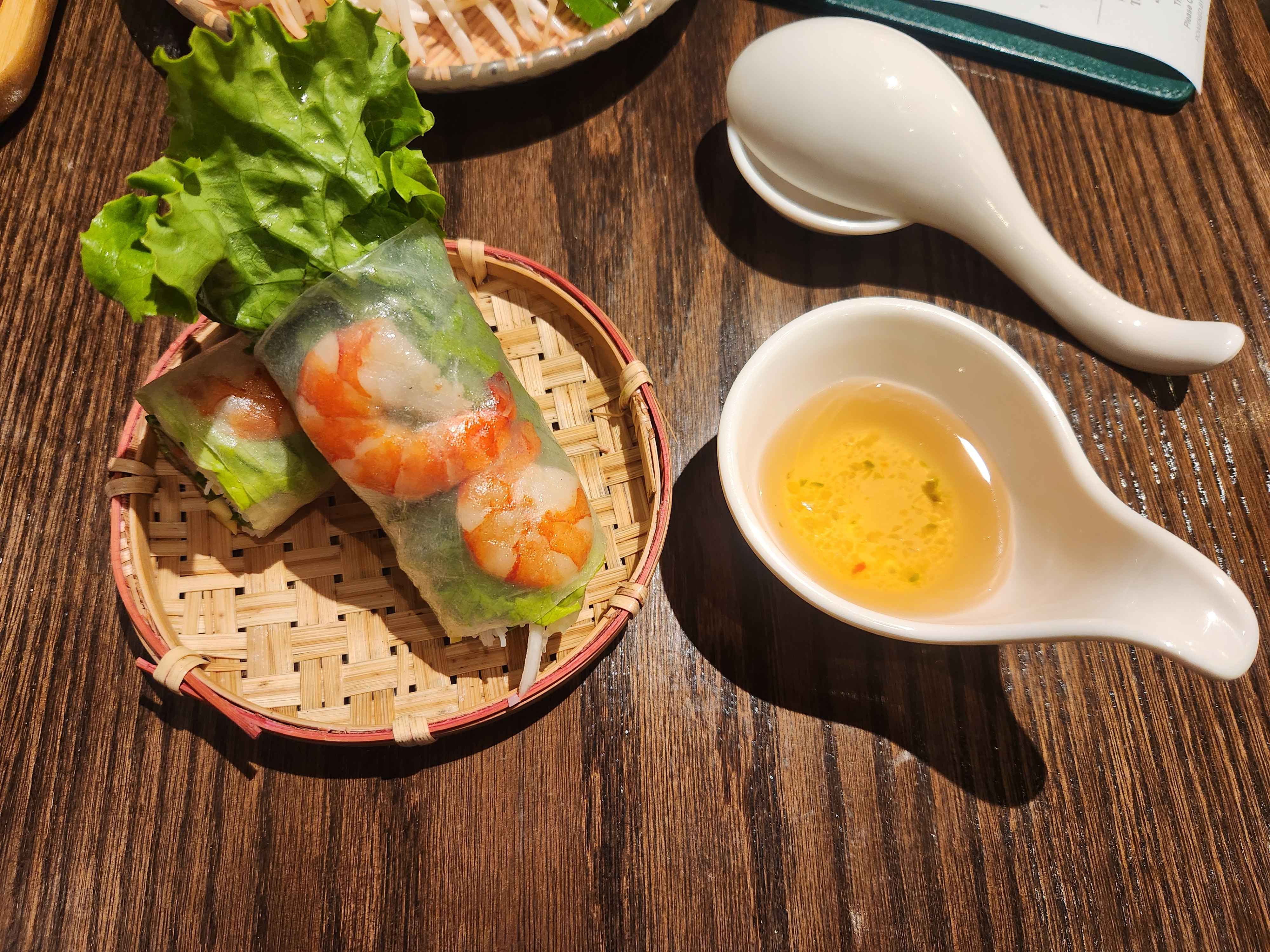 Shrimp spring rolls (1)