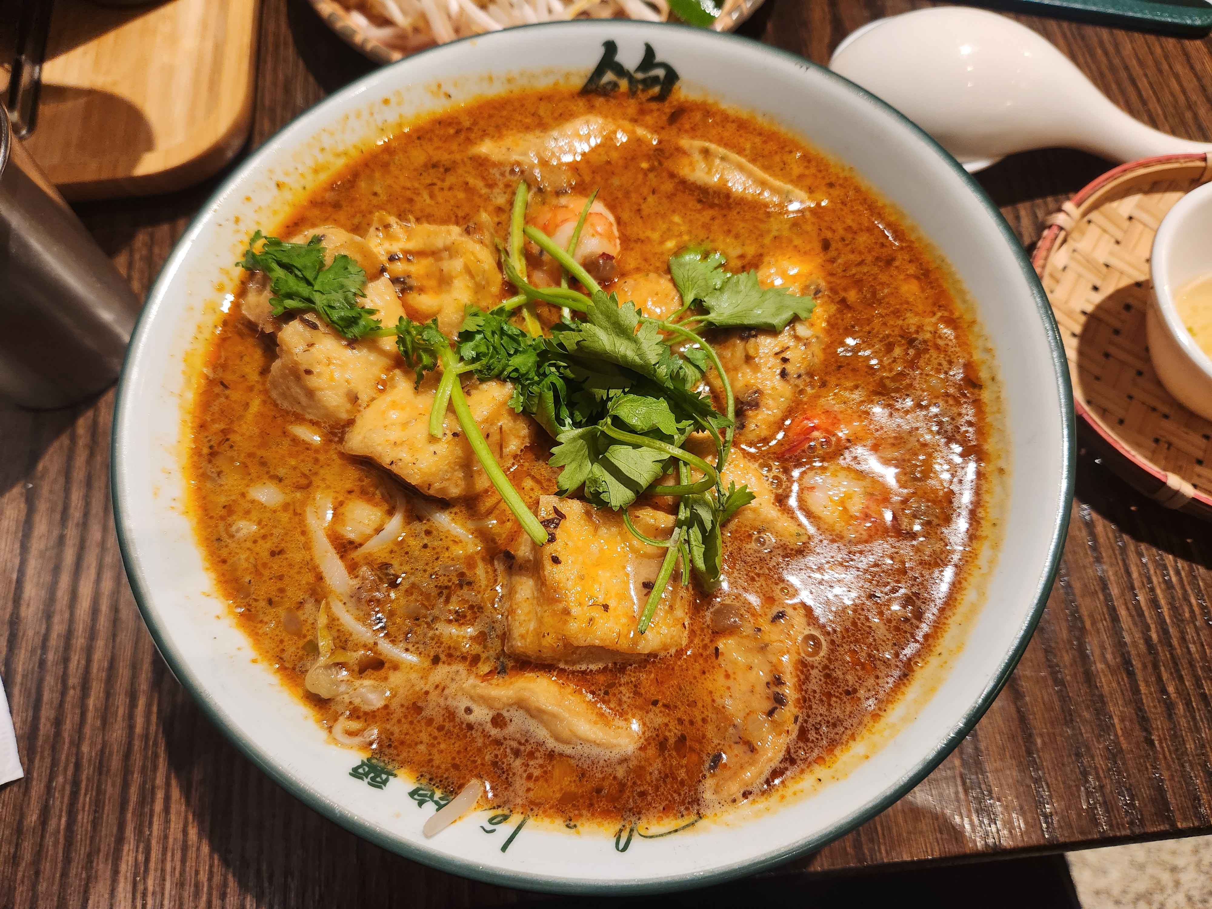 Spicy noodle soup (2)