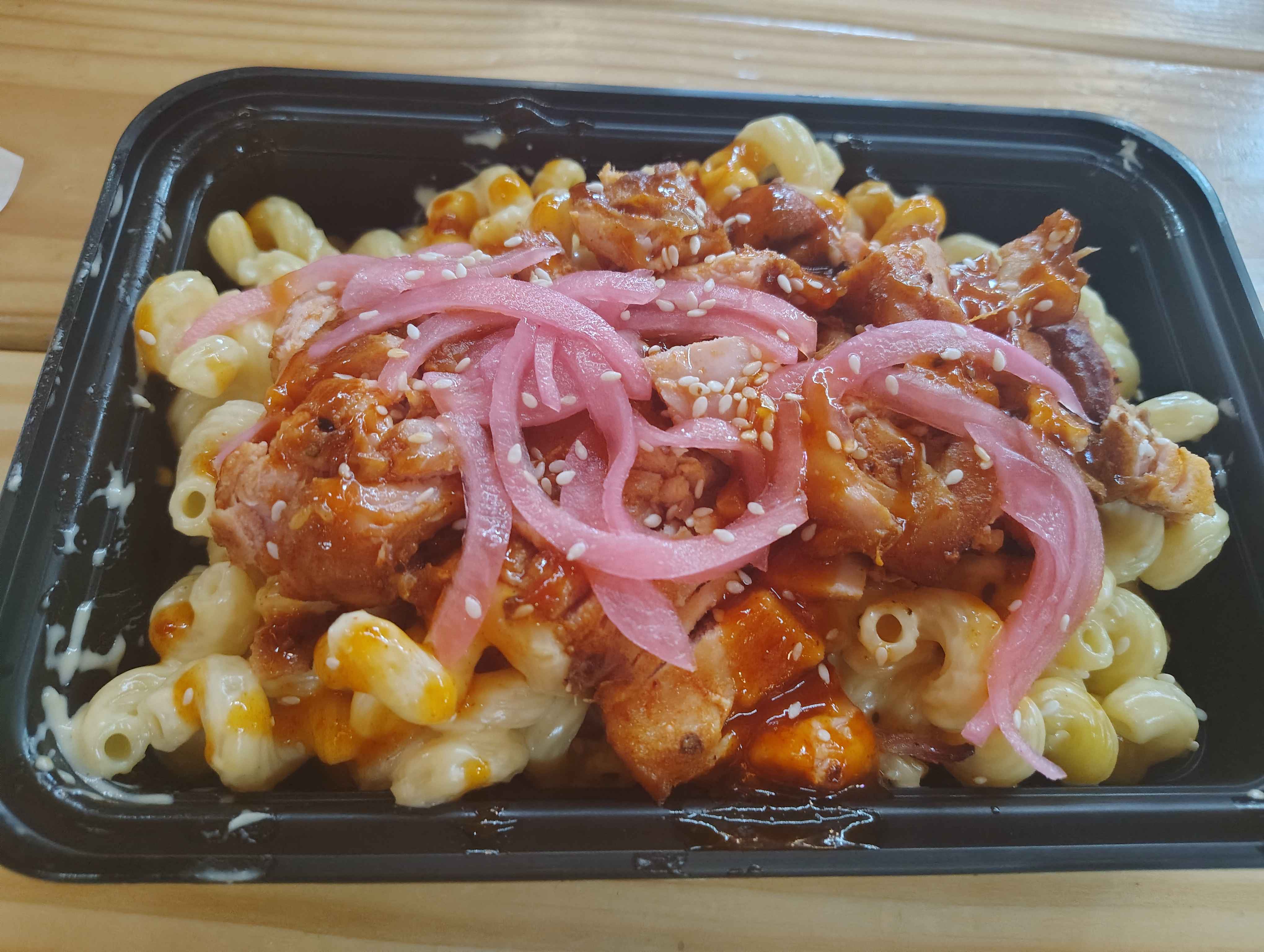 Barbecue chicken mac and cheese (1)