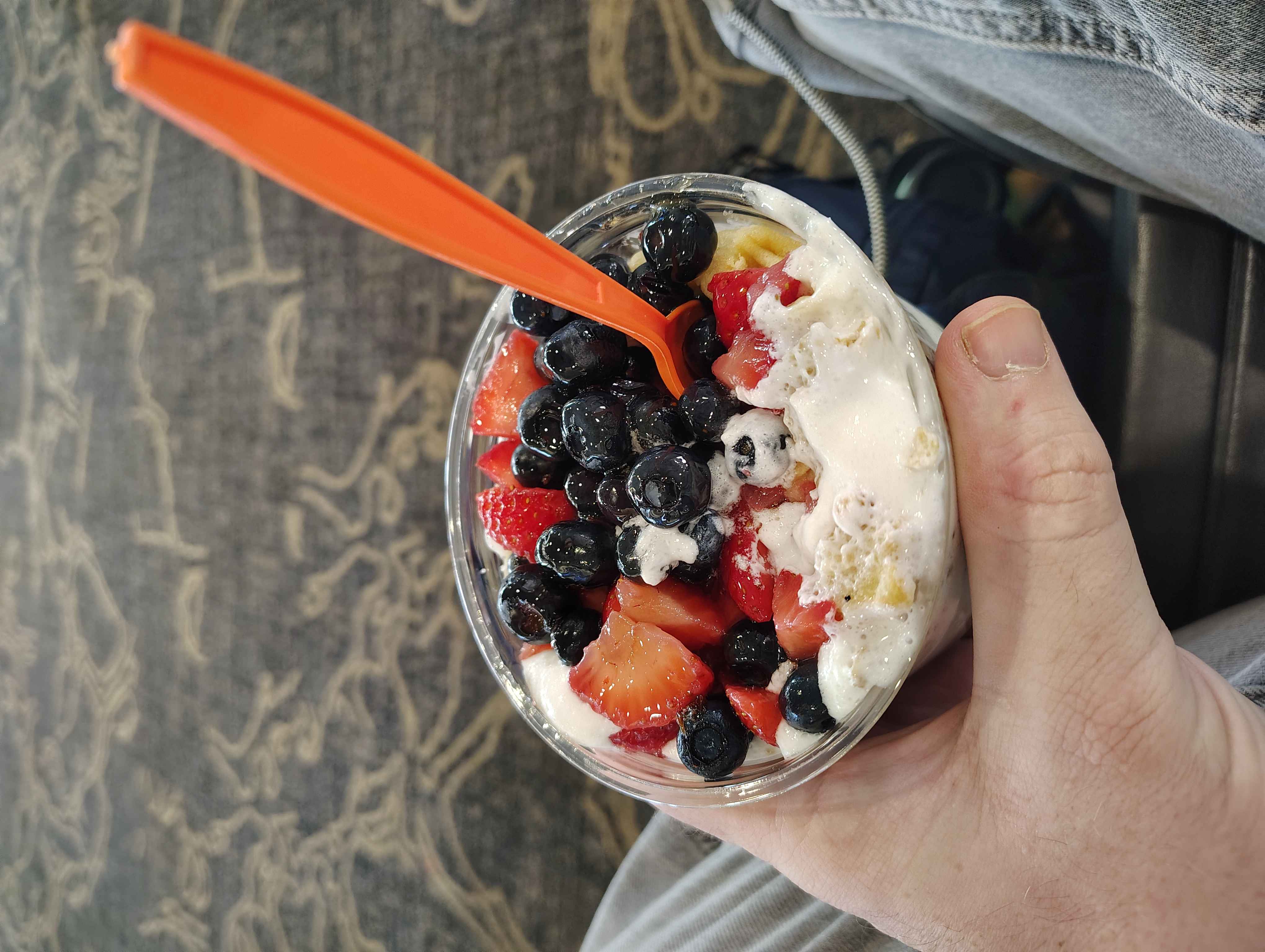Jambai juice "waffle bowl"