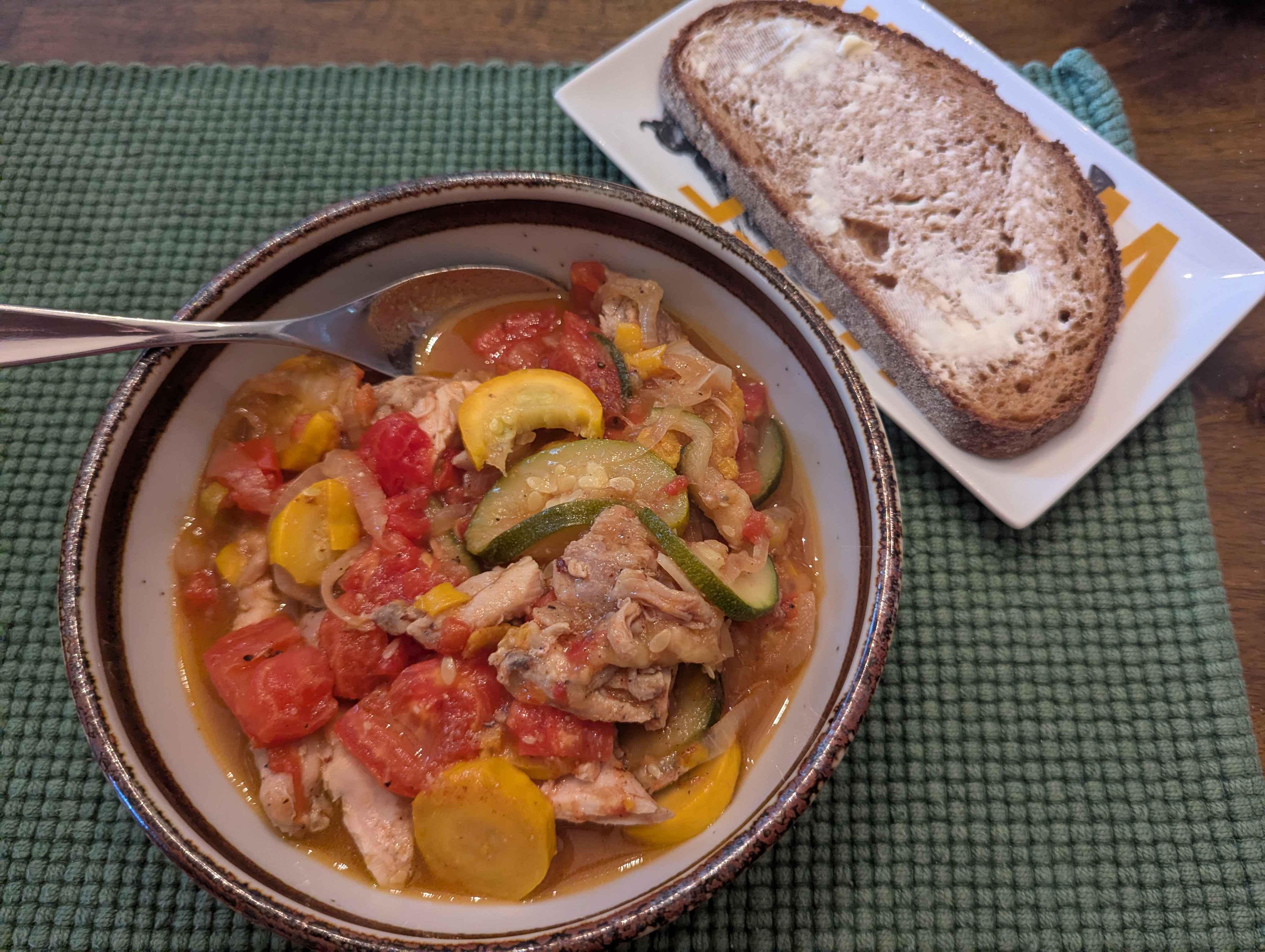 Vegetable stew with bread