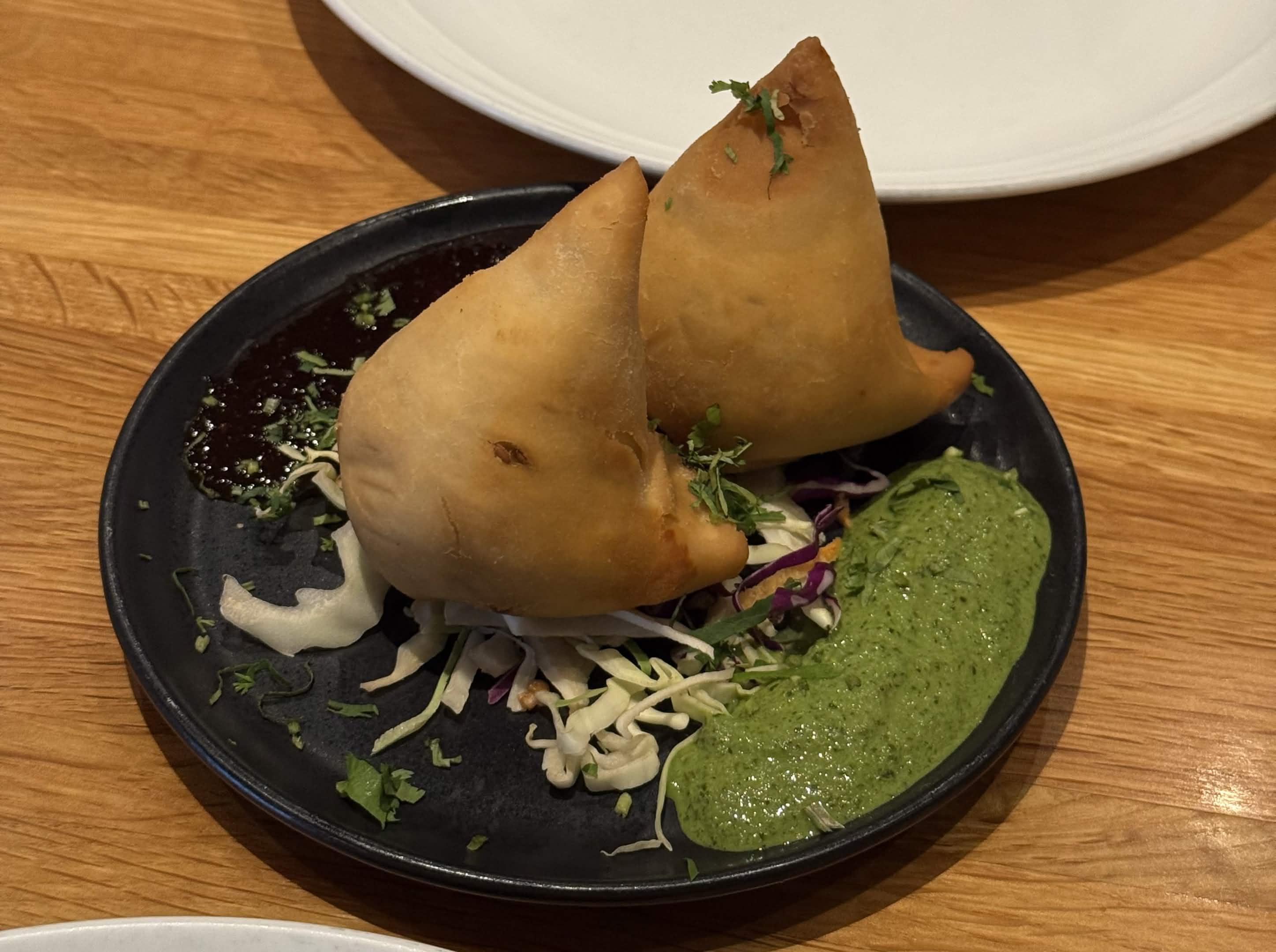 Samosas with chutneys (3)