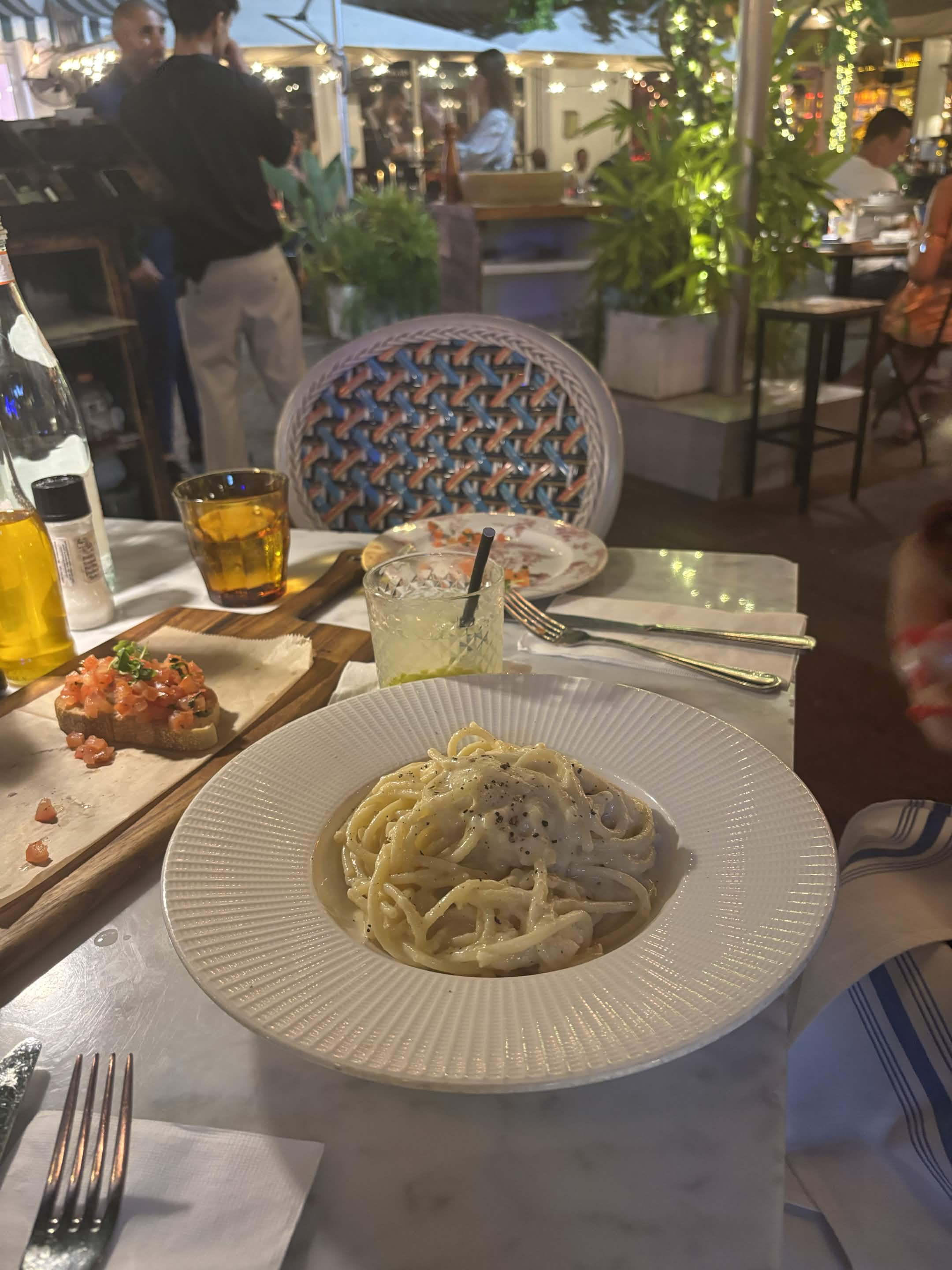 Spaghetti with creamy sauce (1)