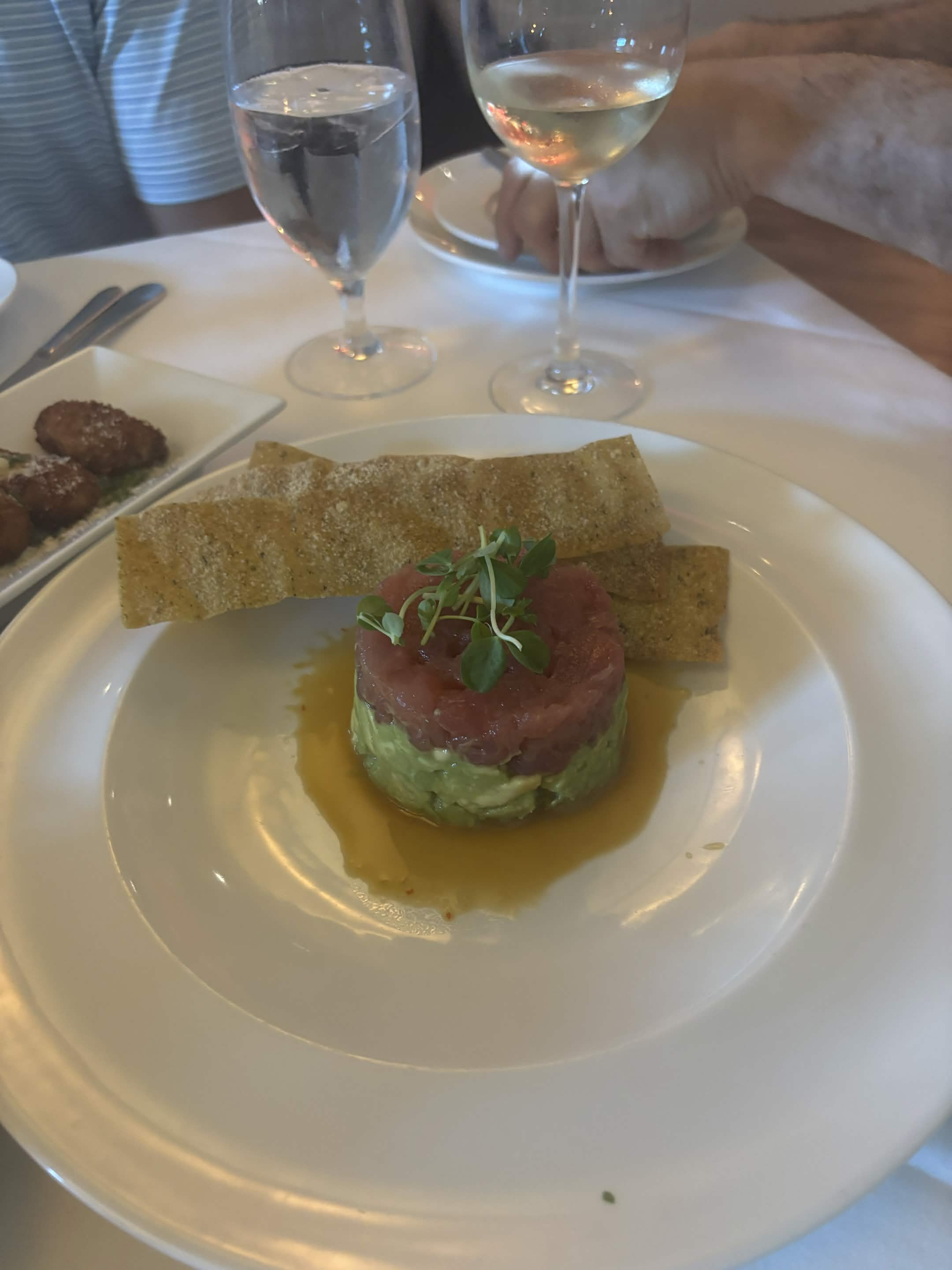 Tuna tartare with avocado (2)