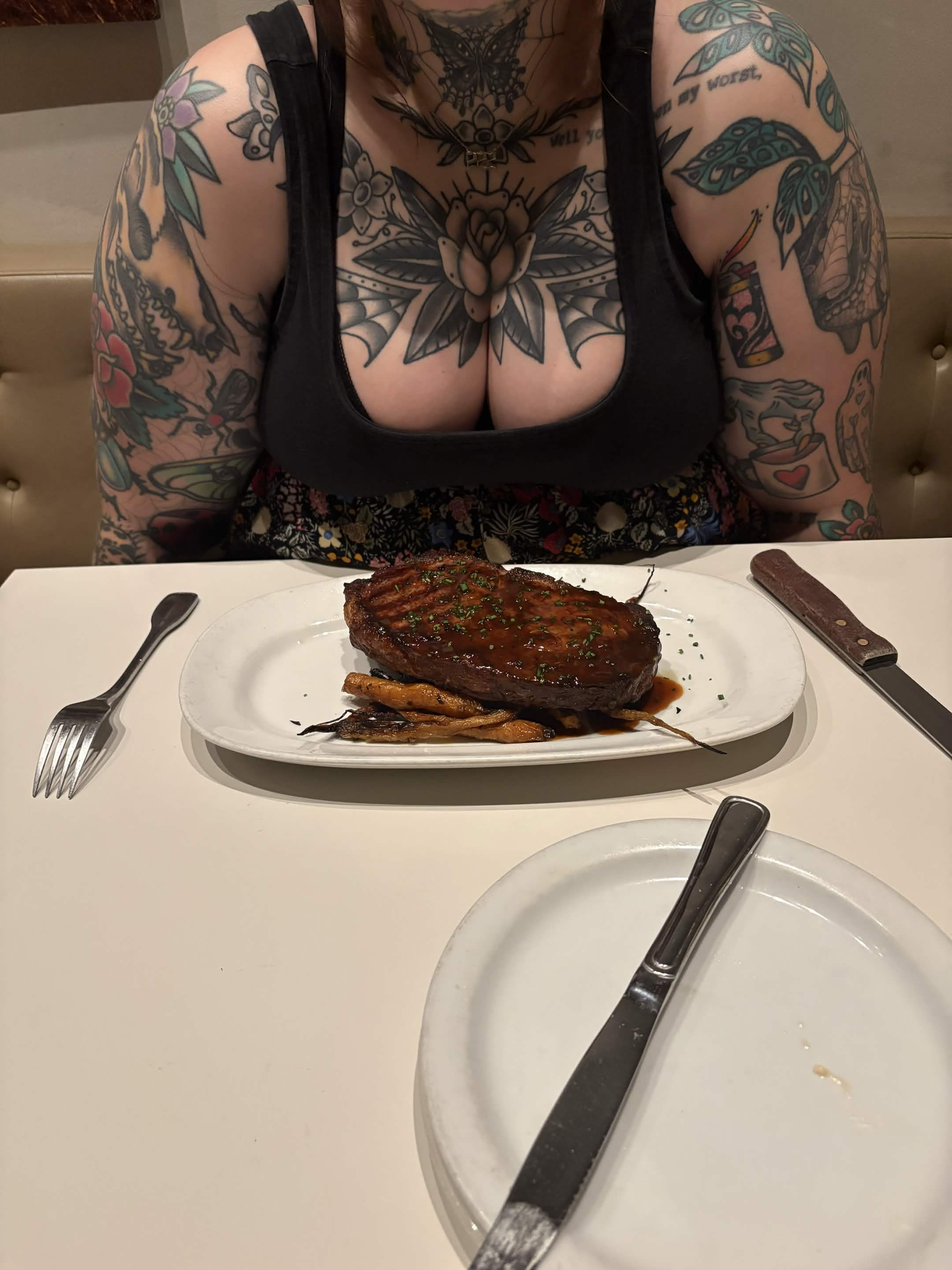Grilled steak with vegetables (2)