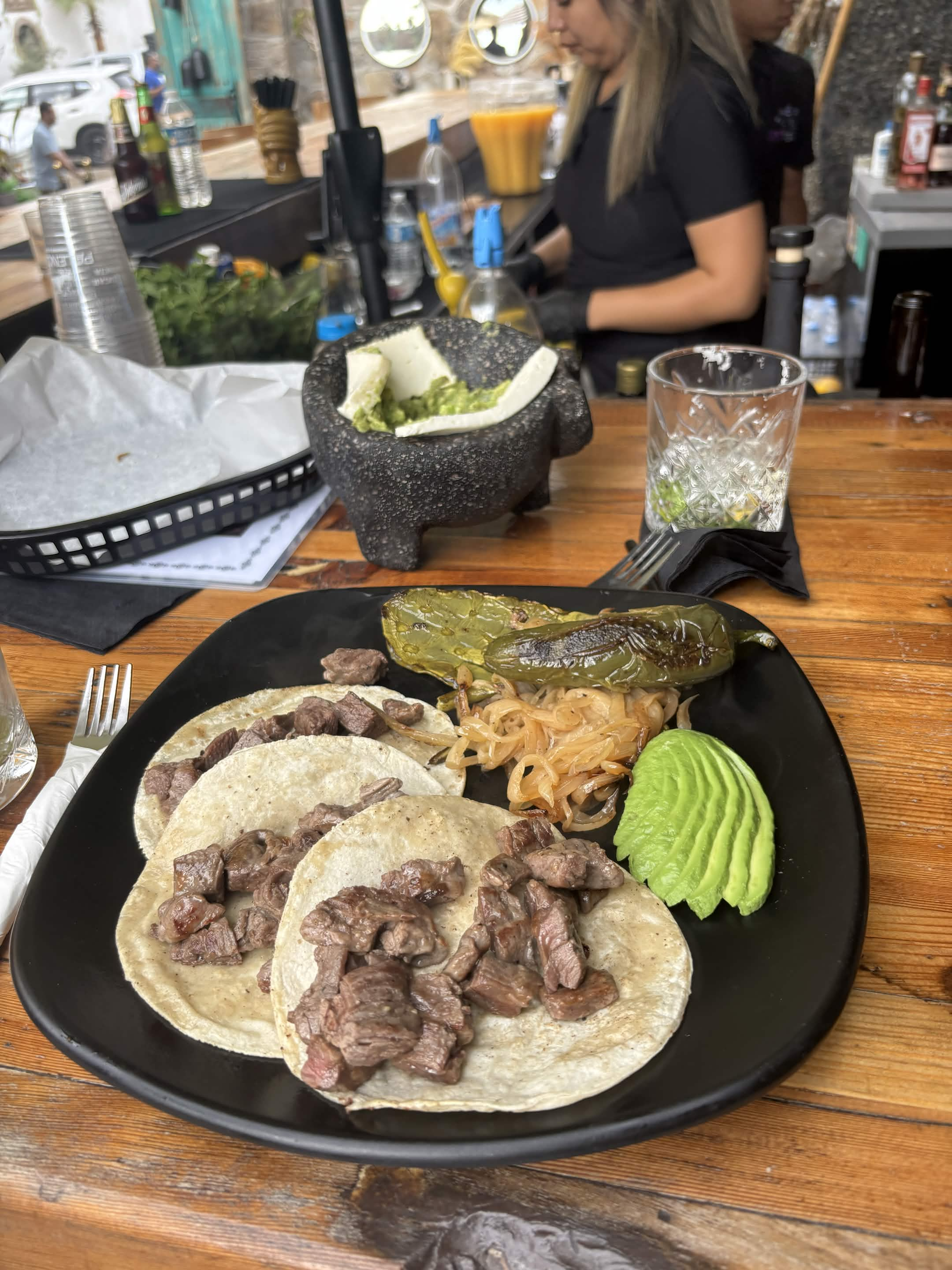 Beef tacos with avocado (1)