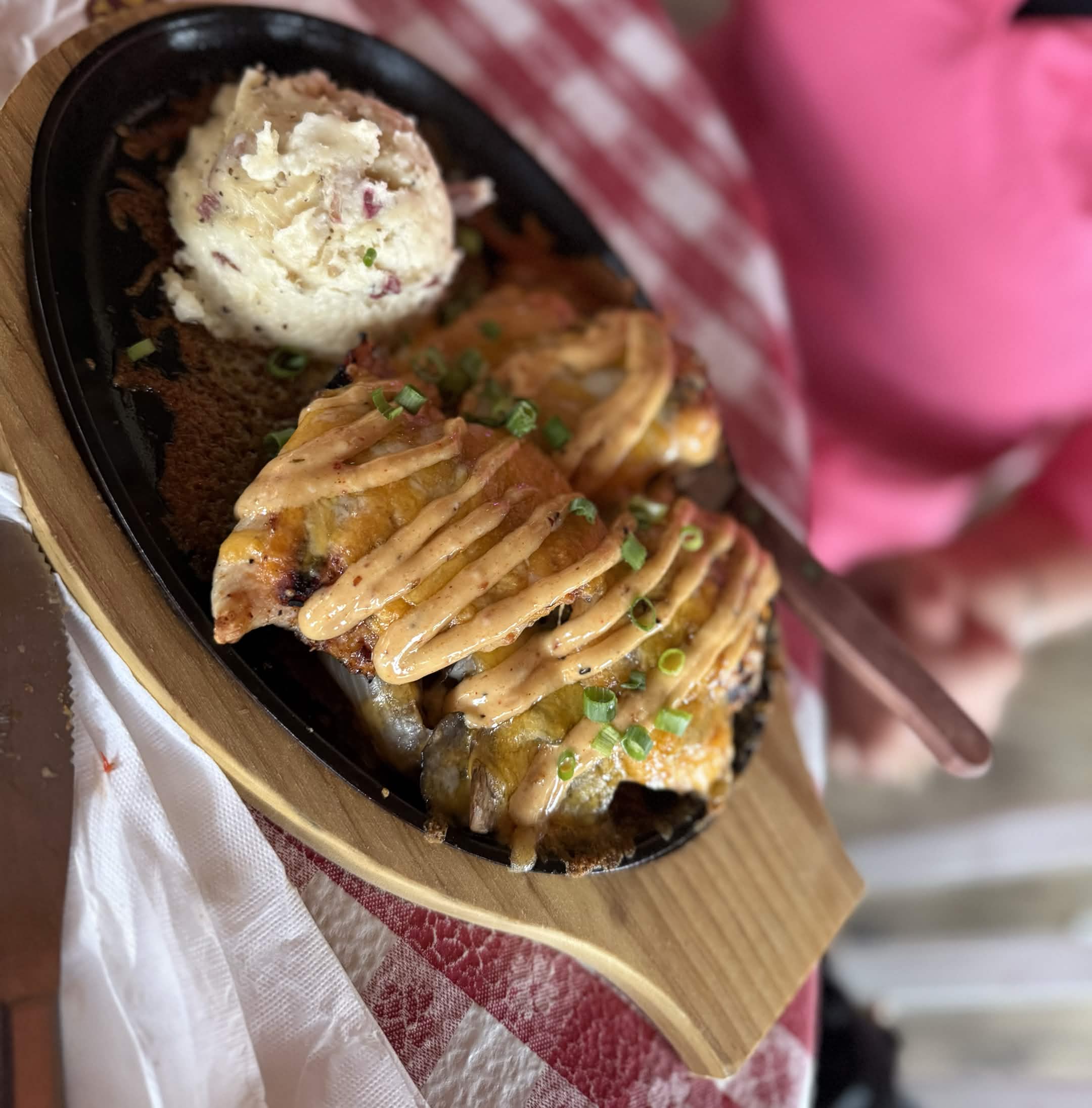 Cheesy chicken with mashed potatoes (2)