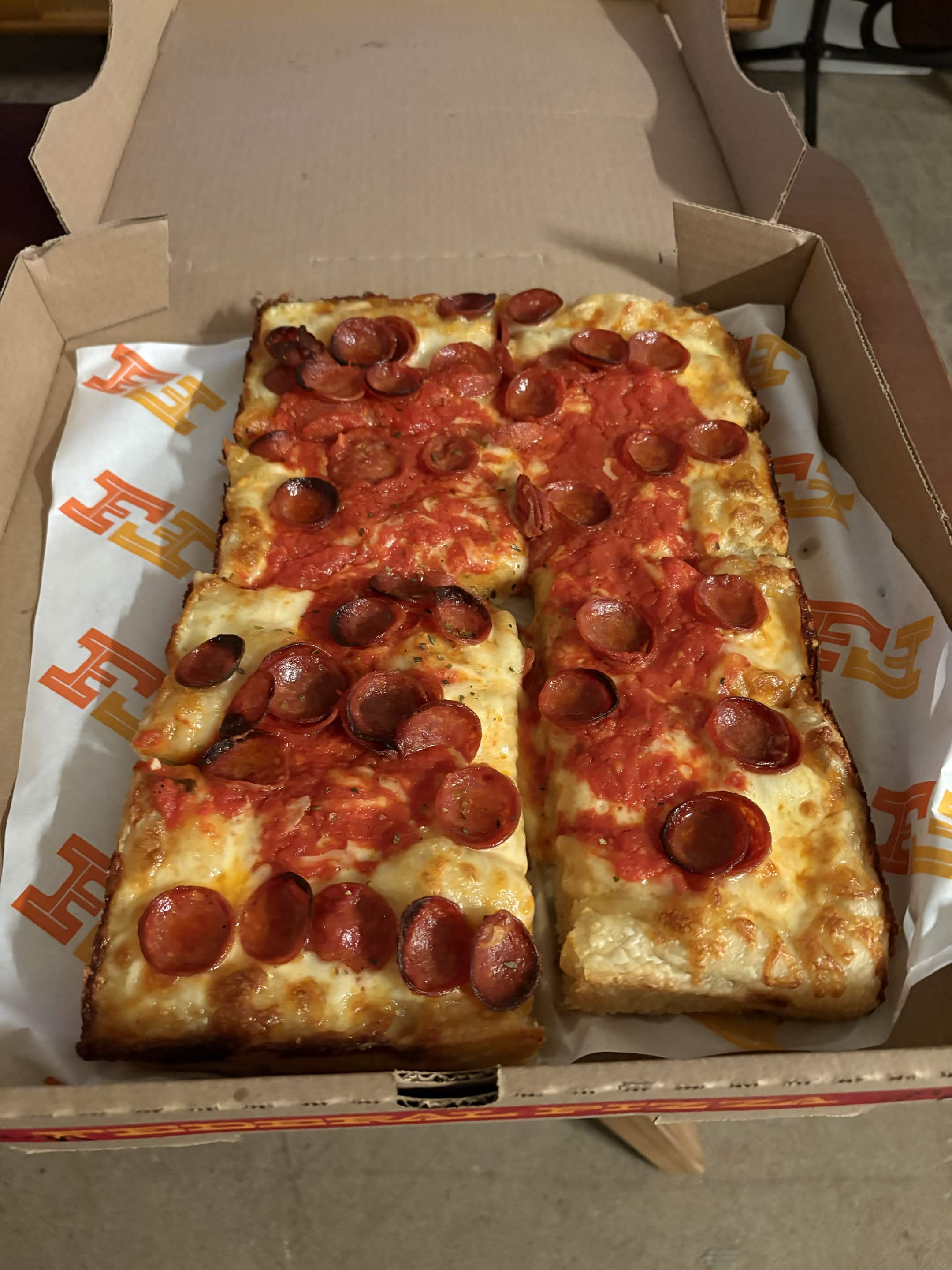 Detroit-style pepperoni pizza (1)